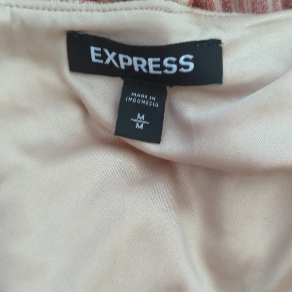 Express Cropped Tank - Picture 3 of 3